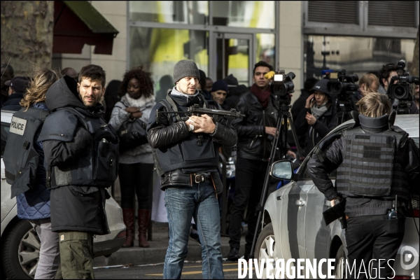 Illustration forces de l ordre en alerte dans Paris, policiers et militaires de la légion étrangère.