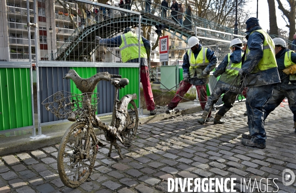 Nettoyage du canal saint martin