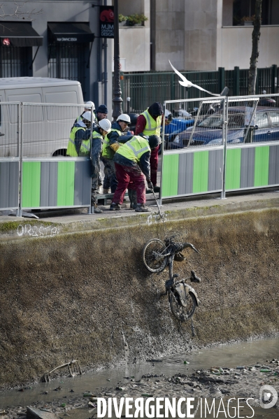 Nettoyage du canal saint martin