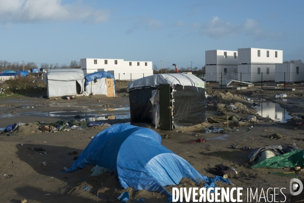 Centre d accueil provisoire dans la Jungle de Calais