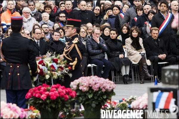 Le Président de la République François HOLLANDE rend un dernier hommage place de la République aux victimes des attentats de 2015, un an après la grande manifestation d après Charlie.