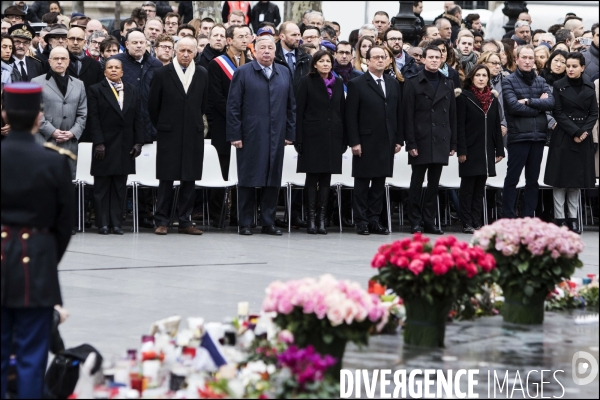 Le Président de la République François HOLLANDE rend un dernier hommage place de la République aux victimes des attentats de 2015, un an après la grande manifestation d après Charlie.