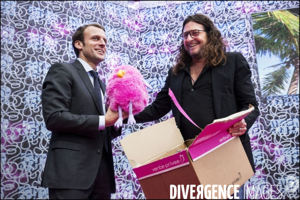 Jacques-Antoine GRANJON, PDG et fondateur de Vente-privée.com accueille Emmanuel MACRON pour l inauguration du nouveau batiment de vente-privée à Saint-Denis.
