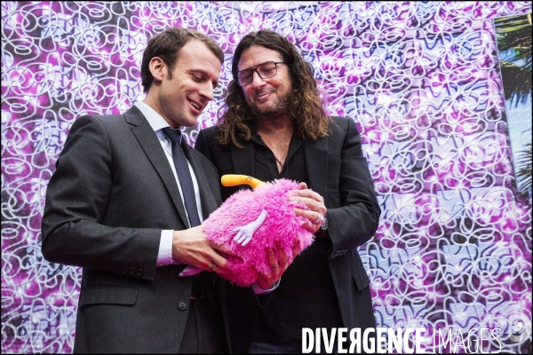 Jacques-Antoine GRANJON, PDG et fondateur de Vente-privée.com accueille Emmanuel MACRON pour l inauguration du nouveau batiment de vente-privée à Saint-Denis.