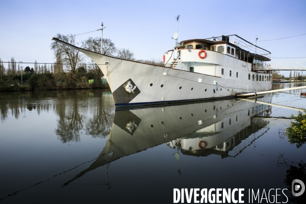 L Amazone, un yacht de 40m commandé aux chantiers Thornycroft par Winston CHURCHILL en 1936 est mis en vente pour 2 M  par Coldwell Banker, un réseau immoblier spécialisé dans le luxe.