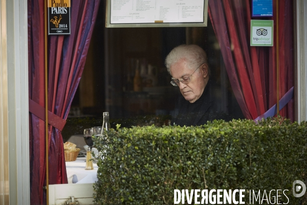Lionel Jospin dans un restaurant parisien
