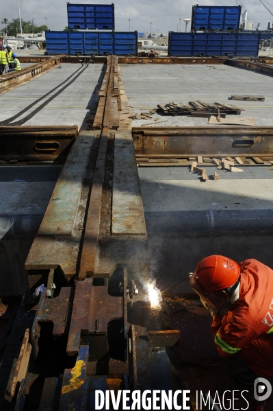 Made in TOGO : Livraison des grues ZPMC au Port Autonome de Lomé.