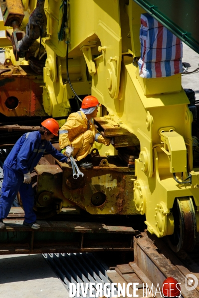 Made in TOGO : Livraison des grues ZPMC au Port Autonome de Lomé.