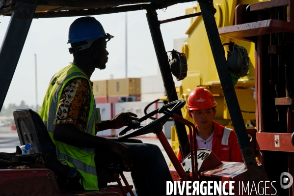 Made in TOGO : Livraison des grues ZPMC au Port Autonome de Lomé.