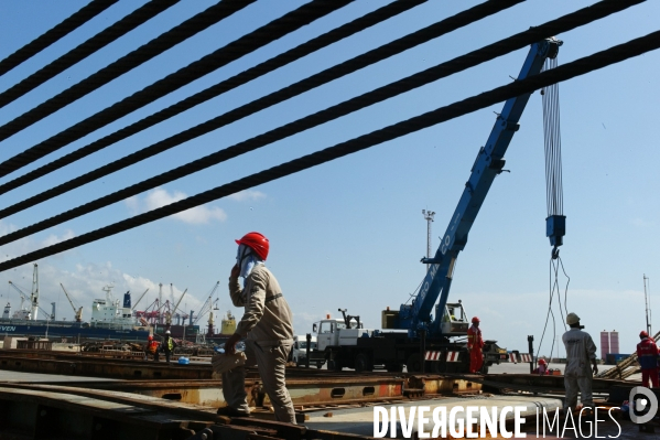 Made in TOGO : Livraison des grues ZPMC au Port Autonome de Lomé.