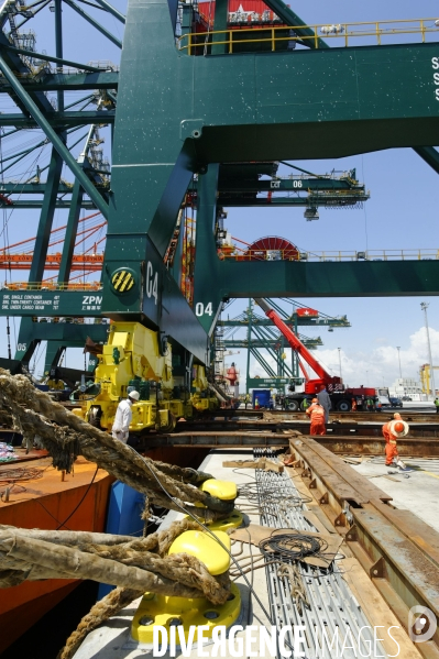 Made in TOGO : Livraison des grues ZPMC au Port Autonome de Lomé.