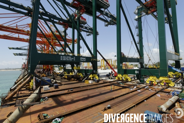 Made in TOGO : Livraison des grues ZPMC au Port Autonome de Lomé.