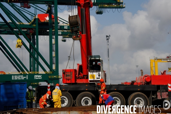 Made in TOGO : Livraison des grues ZPMC au Port Autonome de Lomé.