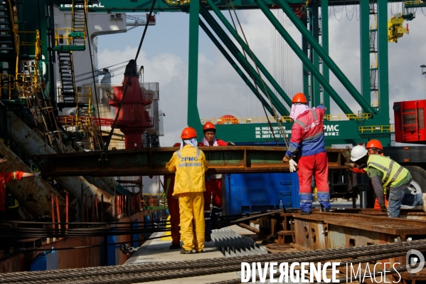 Made in TOGO : Livraison des grues ZPMC au Port Autonome de Lomé.