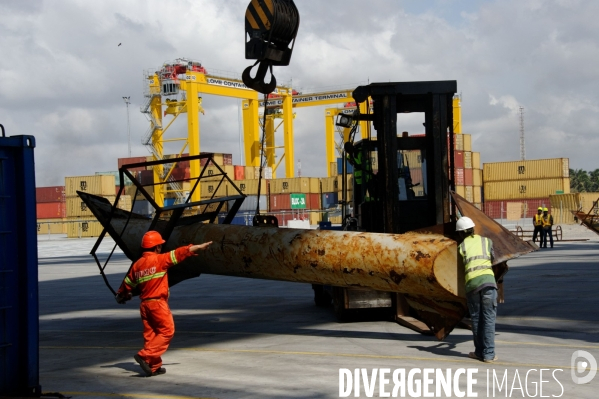 Made in TOGO : Livraison des grues ZPMC au Port Autonome de Lomé.