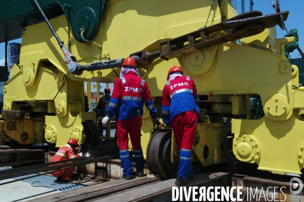 Made in TOGO : Livraison des grues ZPMC au Port Autonome de Lomé.