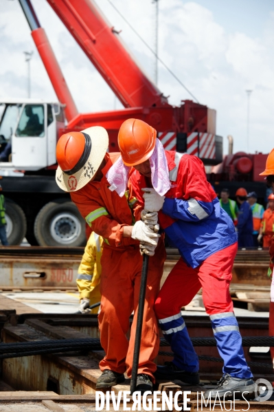 Made in TOGO : Livraison des grues ZPMC au Port Autonome de Lomé.