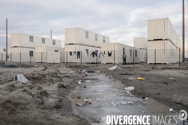 Calais : des containers pour abriter les migrants