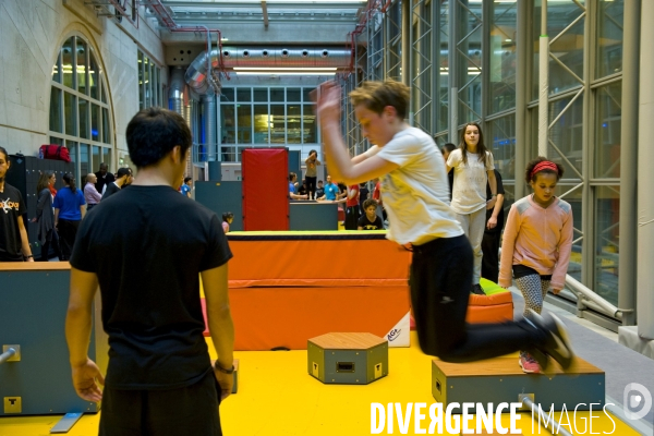 Le Centr Halles Park est le nouveau complexe dedie au  parkour , un sport de deplacements dans l espace urbain popularise par le film  Yamakasi