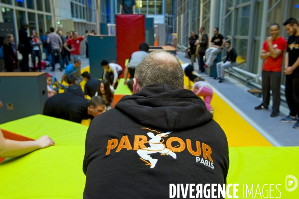 Le Centr Halles Park est le nouveau complexe dedie au  parkour , un sport de deplacements dans l espace urbain popularise par le film  Yamakasi