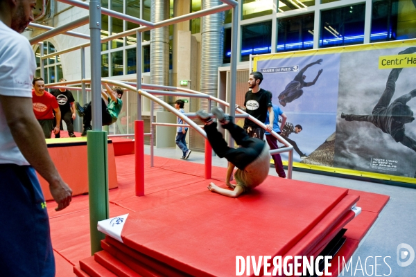 Le Centr Halles Park est le nouveau complexe dedie au  parkour , un sport de deplacements dans l espace urbain popularise par le film  Yamakasi