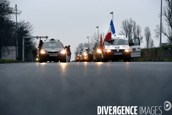 Taxis. Manifestations, grève et blocage de la circulation