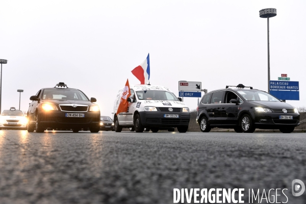 Taxis. Manifestations, grève et blocage de la circulation