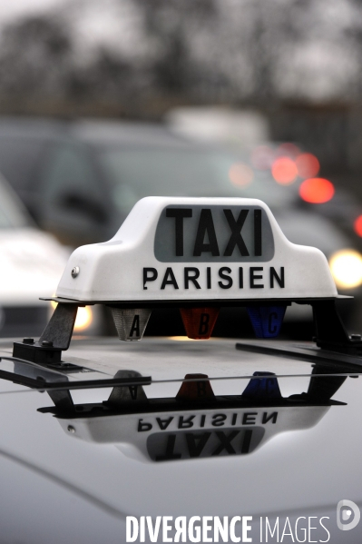 Taxis. Manifestations, grève et blocage de la circulation