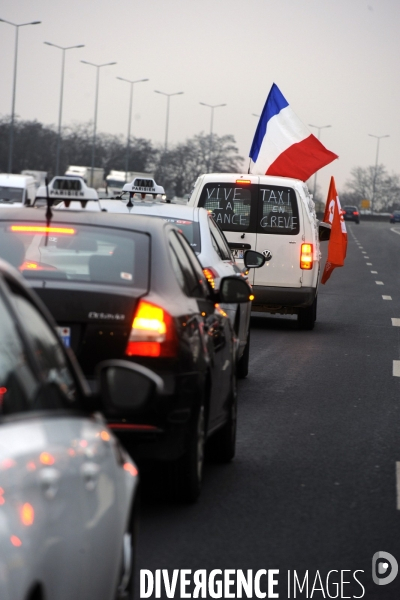 Taxis. Manifestations, grève et blocage de la circulation