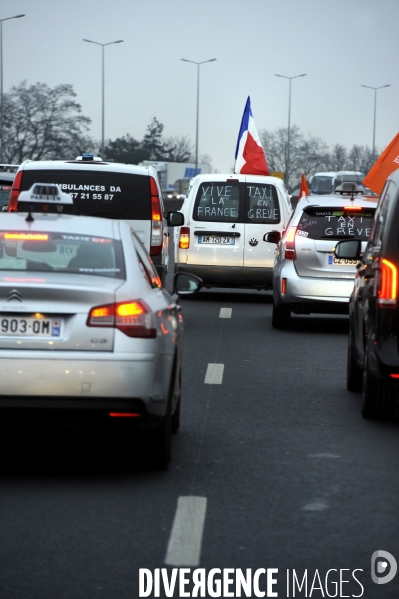 Taxis. Manifestations, grève et blocage de la circulation