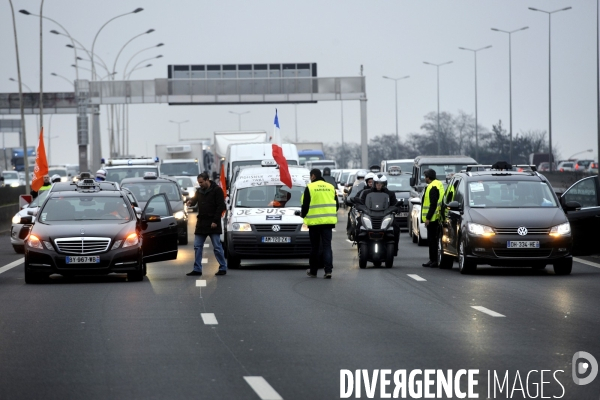 Taxis. Manifestations, grève et blocage de la circulation