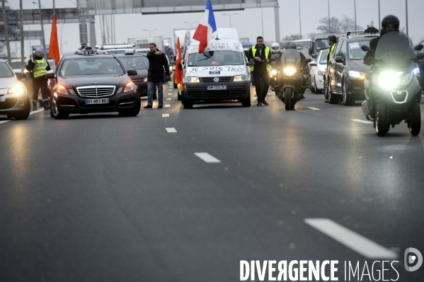 Taxis. Manifestations, grève et blocage de la circulation