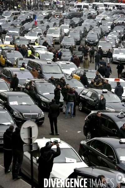 Taxis. Manifestations, grève et blocage de la circulation