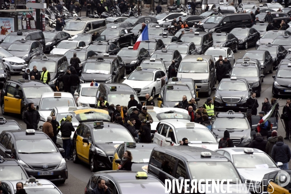 Taxis. Manifestations, grève et blocage de la circulation