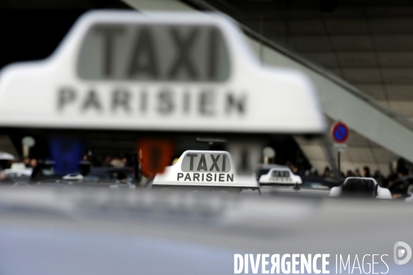 Taxis. Manifestations, grève et blocage de la circulation