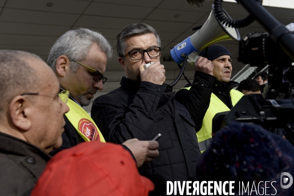 Taxis. Manifestations, grève et blocage de la circulation