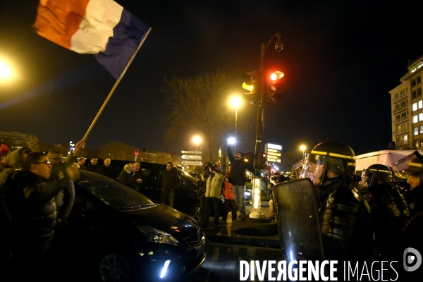 Taxis. Manifestations, grève et blocage de la circulation