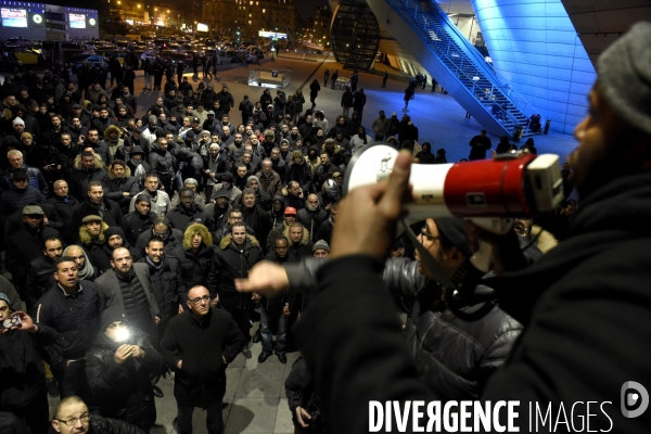 Taxis. Manifestations, grève et blocage de la circulation