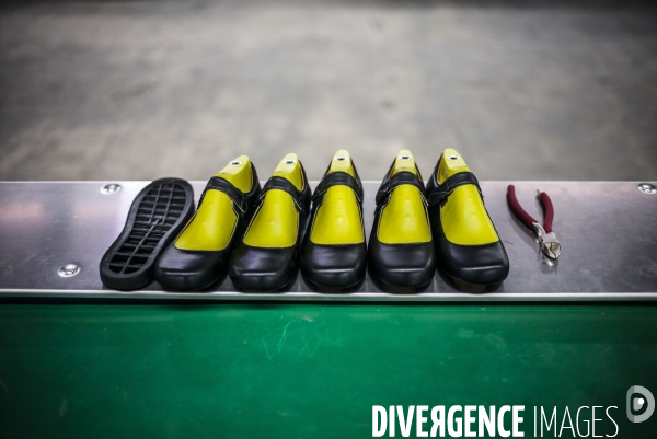 L usine de cordonnerie jl fine shoes, a port-au-prince.