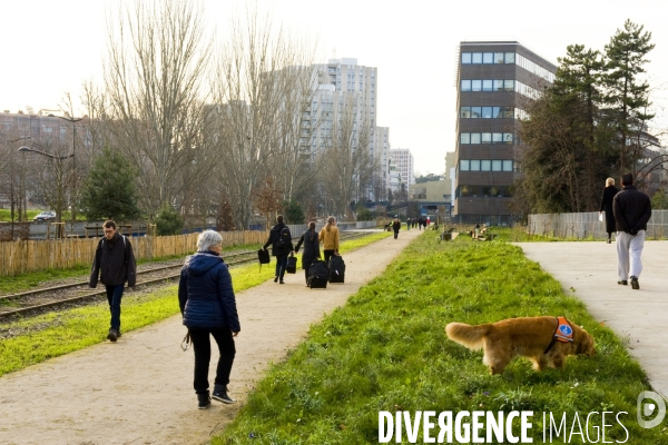 Illustration Janvier2016.Ouverture d  un nouveau troncon de la Petite ceniture dans le 13 eme arrondissement