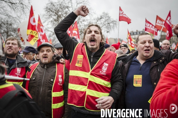 Mobilisation à Paris pour soutenir les condamnés de Goodyear