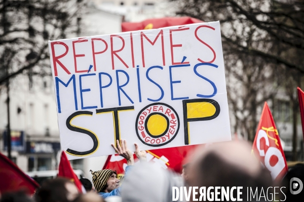 Mobilisation à Paris pour soutenir les condamnés de Goodyear