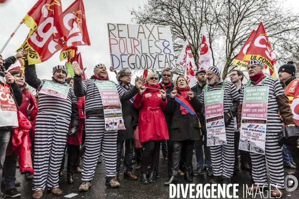 Mobilisation à Paris pour soutenir les condamnés de Goodyear