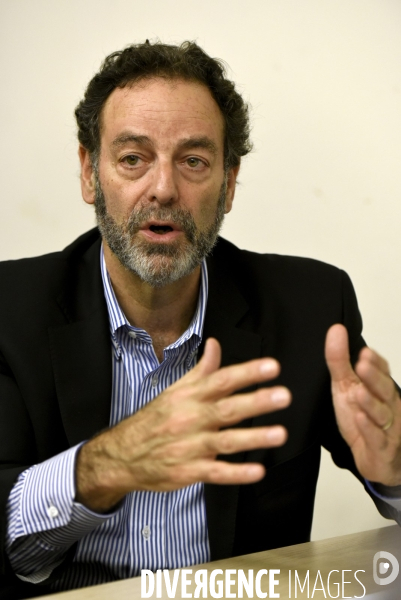 Débat entre Joël BENENSON et Julien VAULPRE