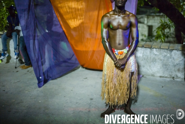Bal masque gay a port-au-prince.