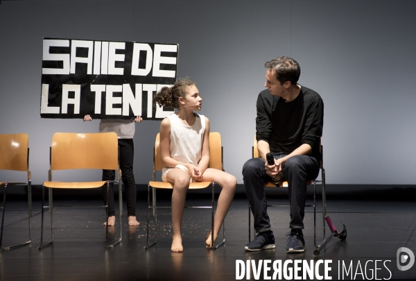 Spectacle   Sur son dos   crée par des enfants atteint de cancer. Show created by children with cancer.