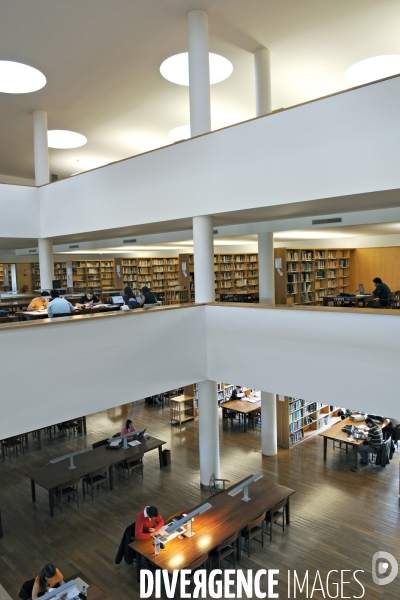 .Aveiro.La bibliotheque du campus universitaire de Santiago a Aveiro