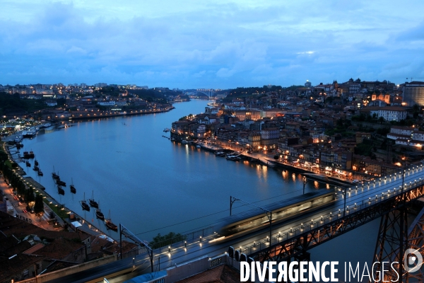 Porto.Le pont Eiffel sur le Douro