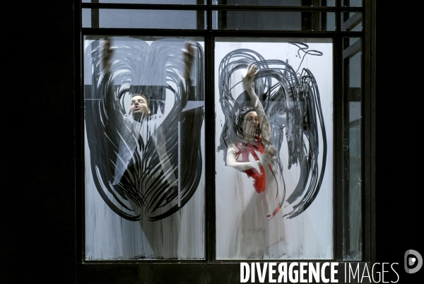 L Illusion Comique - Corneille - Stoev - Comedie-Francaise