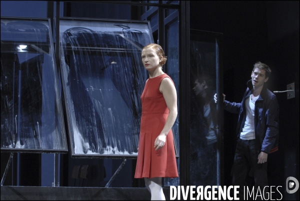L Illusion Comique - Corneille - Stoev - Comedie-Francaise